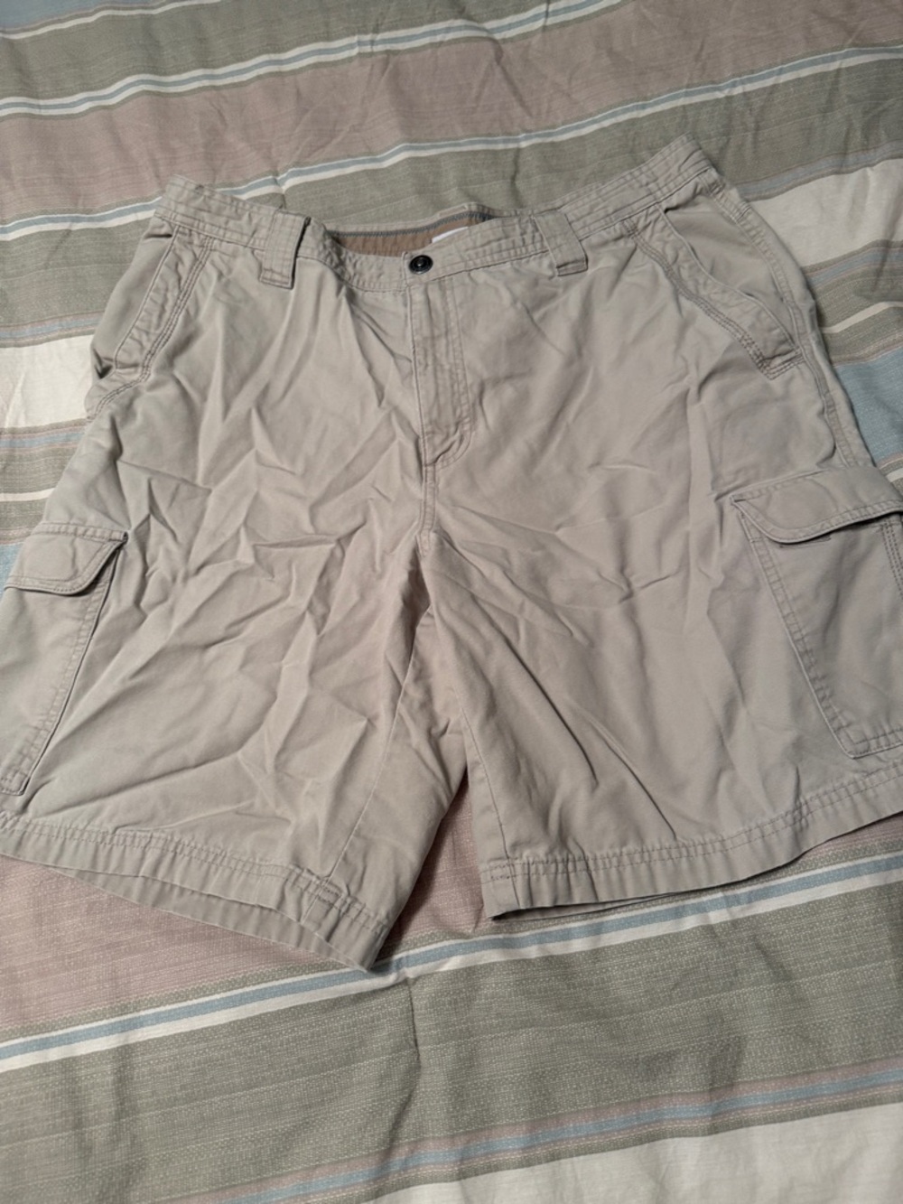 Columbia Men's Tan Cargo Shorts